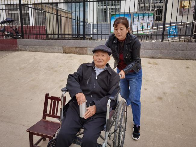 洪集镇：柔弱肩膀撑起一个温暖的家