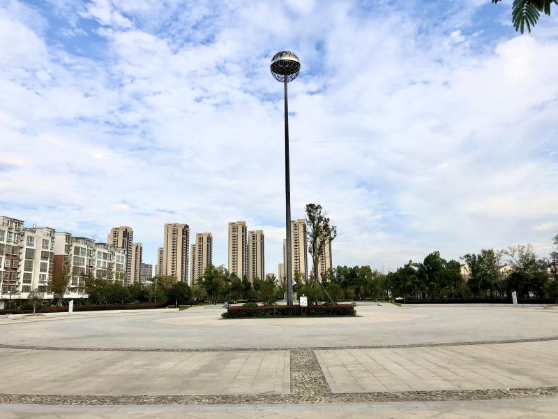 叶集区未名广场