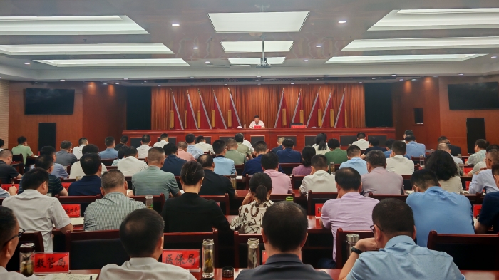 区委深入贯彻中央八项规定精神学习教育专题党课报告会召开